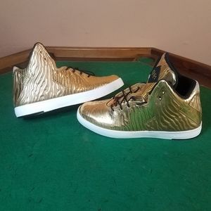 Nike Lebron XI Lifestyle Black History Month sz 9.5 Used Gold